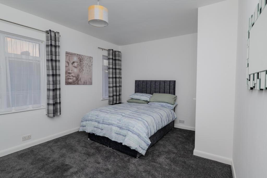 The House Apartment Barking  Bagian luar foto
