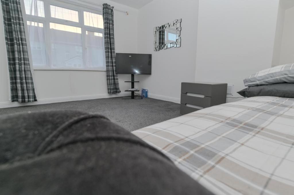 The House Apartment Barking  Bagian luar foto